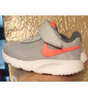 Babygirl shoes size 2c